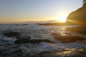 江の島の海辺の夕日